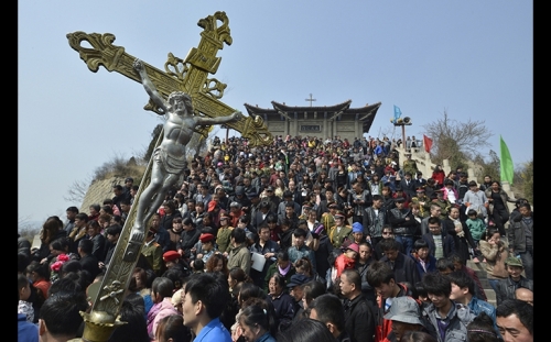 Chine-procession-catholiques.jpg